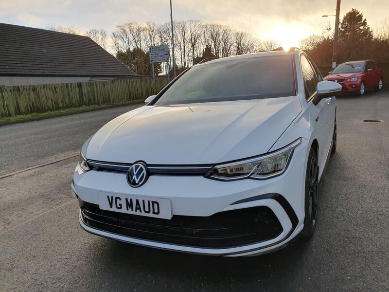 View VOLKSWAGEN GOLF 2.0 TDI R-Line