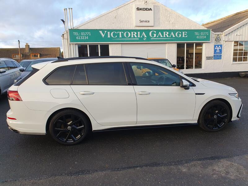 View VOLKSWAGEN GOLF 2.0 TDI R-Line